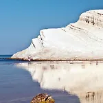 La Roccia Bianca Bed & Breakfast Realmonte